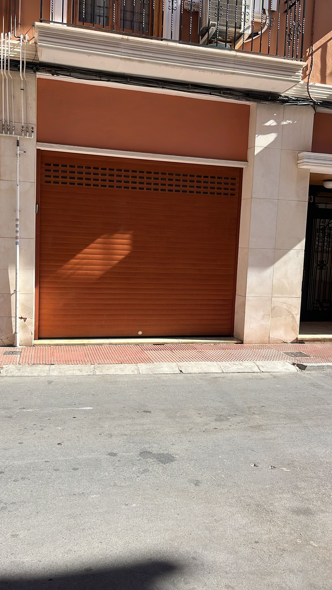 fake-garage-5