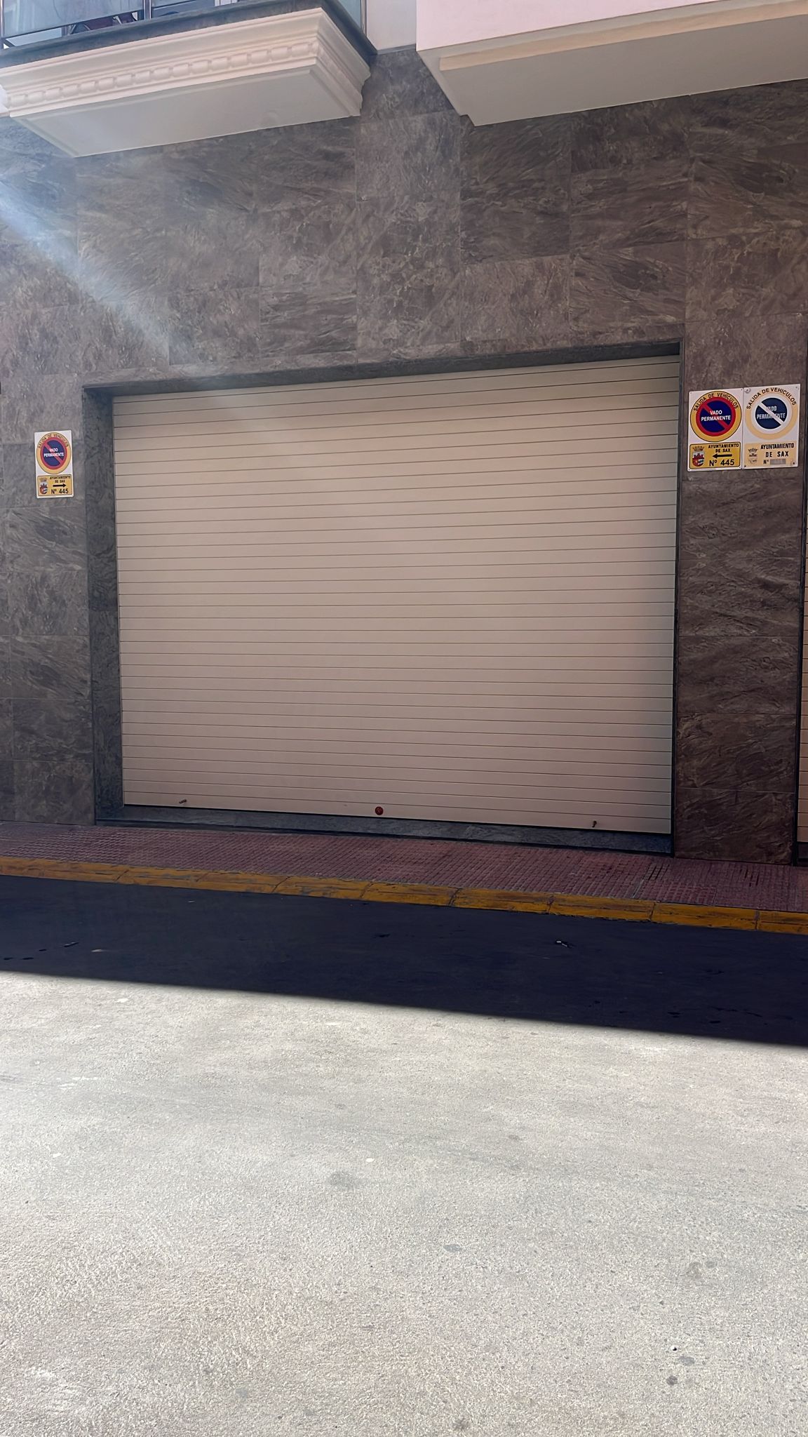 fake-garage-7