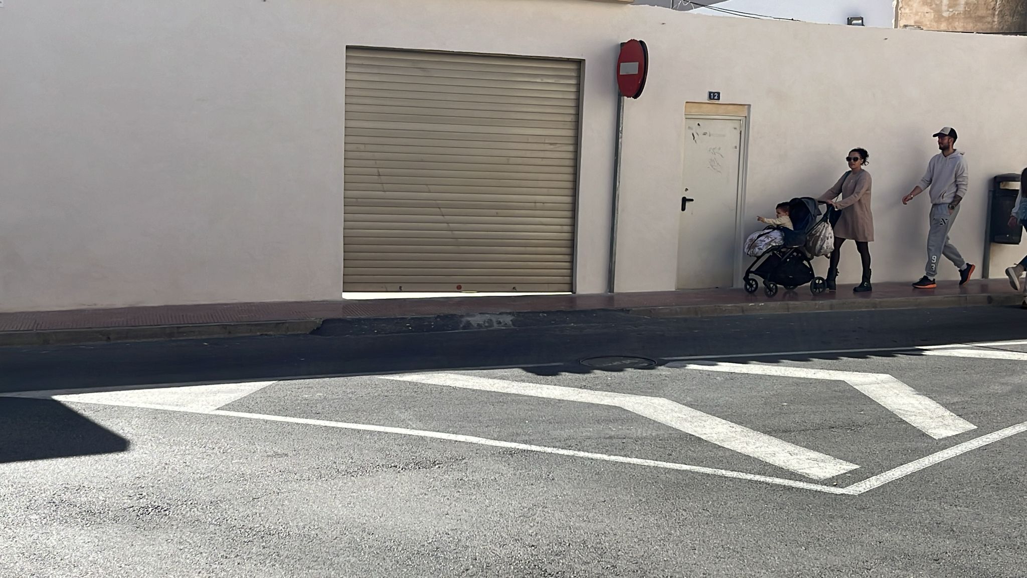 fake-garage-9