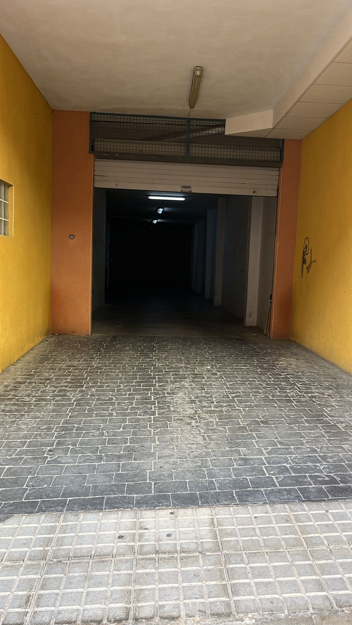 fake-garage-13