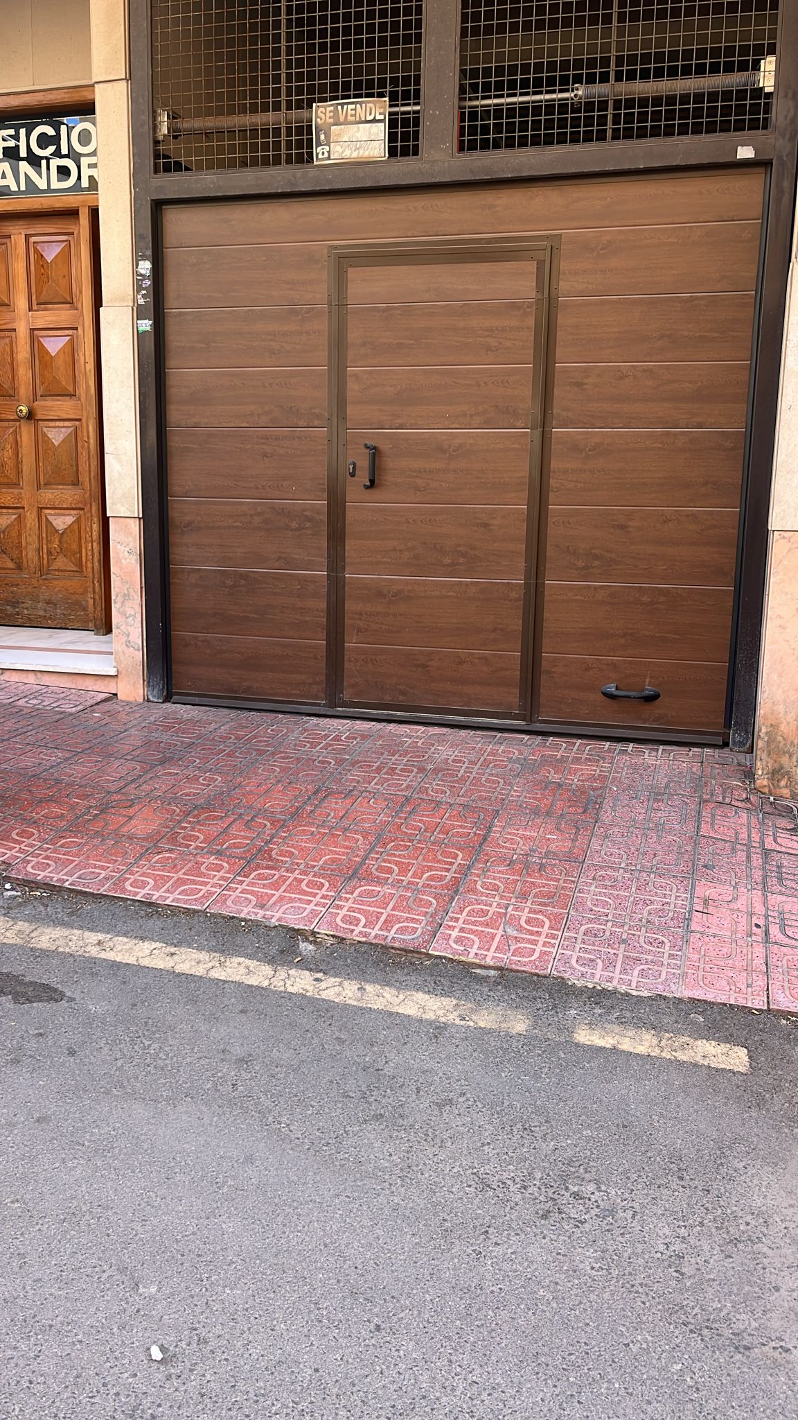 FAKE-GARAGE-21